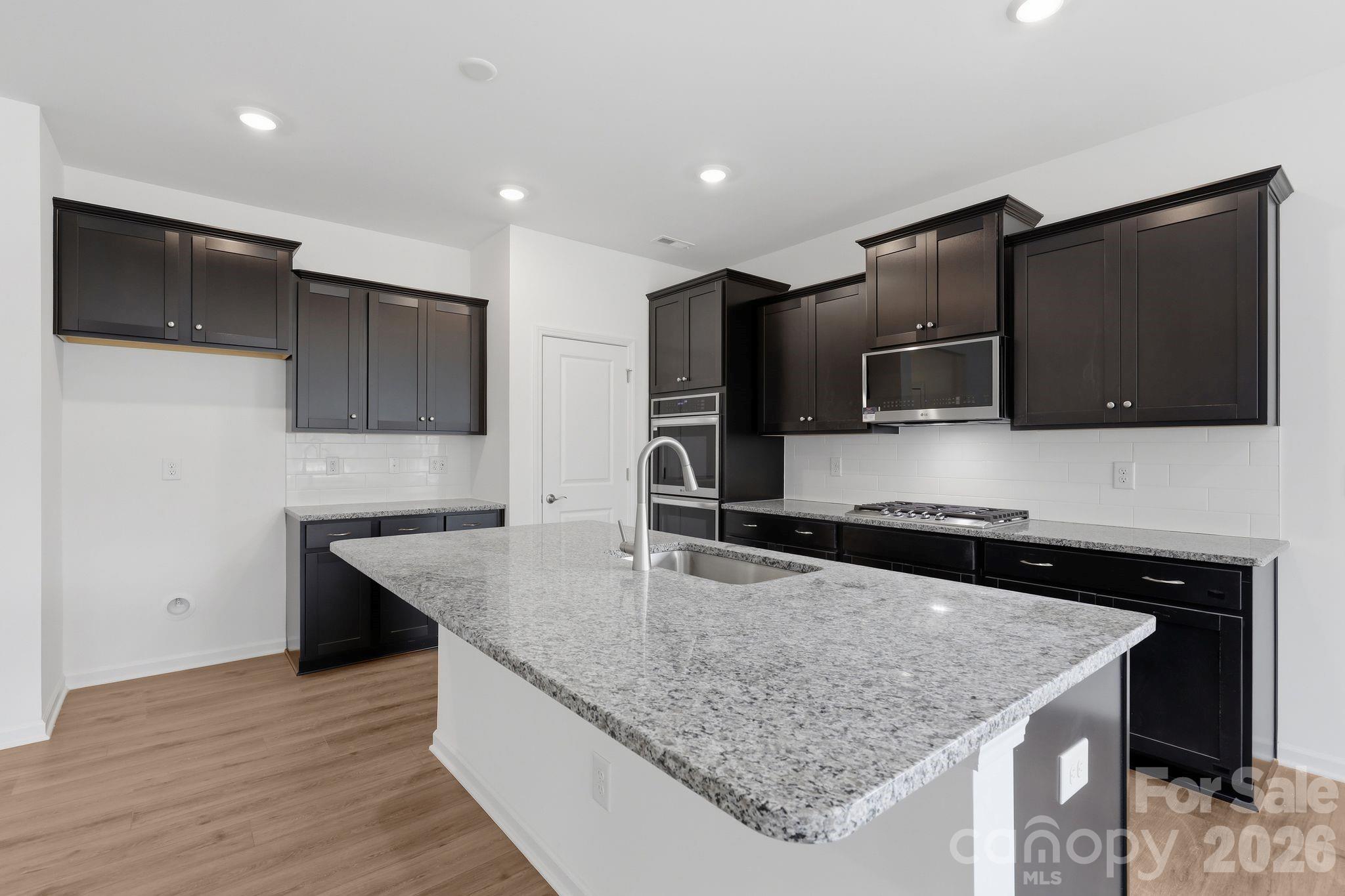 Roselyn - Residential