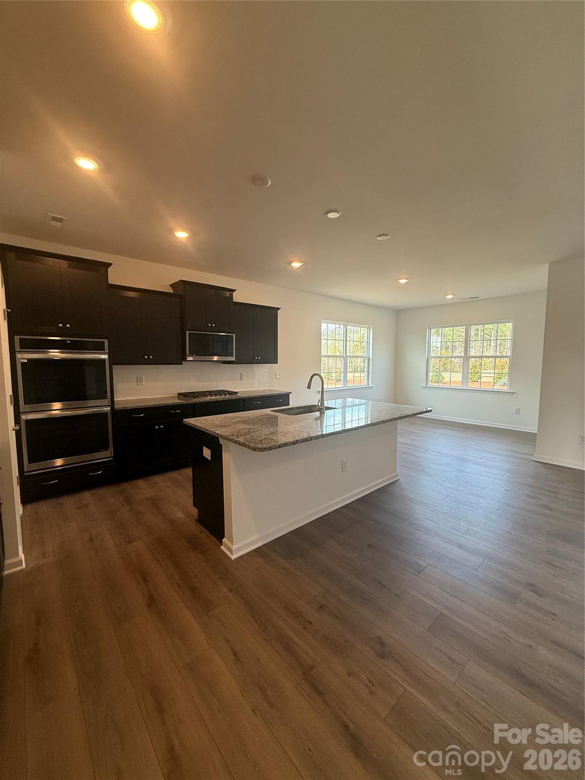 Roselyn - Residential