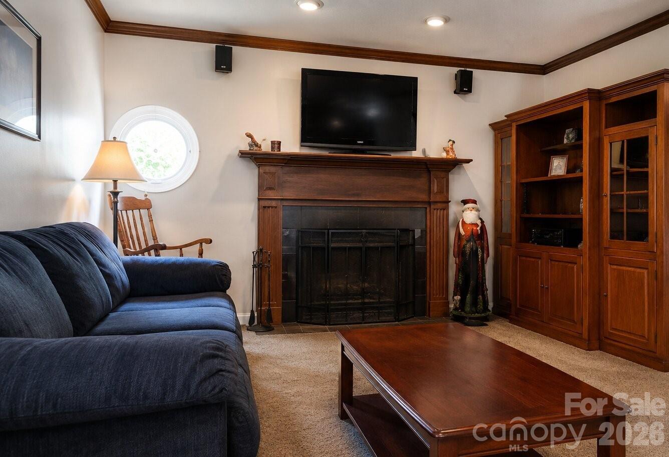 6999 Ingleside Drive