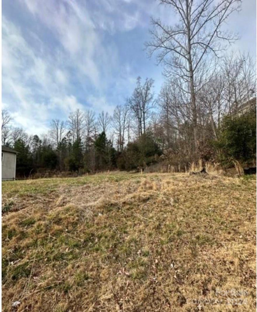 Great building lot in Chadwyck in Regent Park, This subdivision includes many amenities such as an outdoor pool, playground, walking trails, and recreation area. Enjoy low York County taxes while being within Fort Mill's award-winning school district and just minutes from Charlotte. You couldn't ask for a more convenient location than Fort Mill schools, close to I-77, Charlotte, and Pineville.