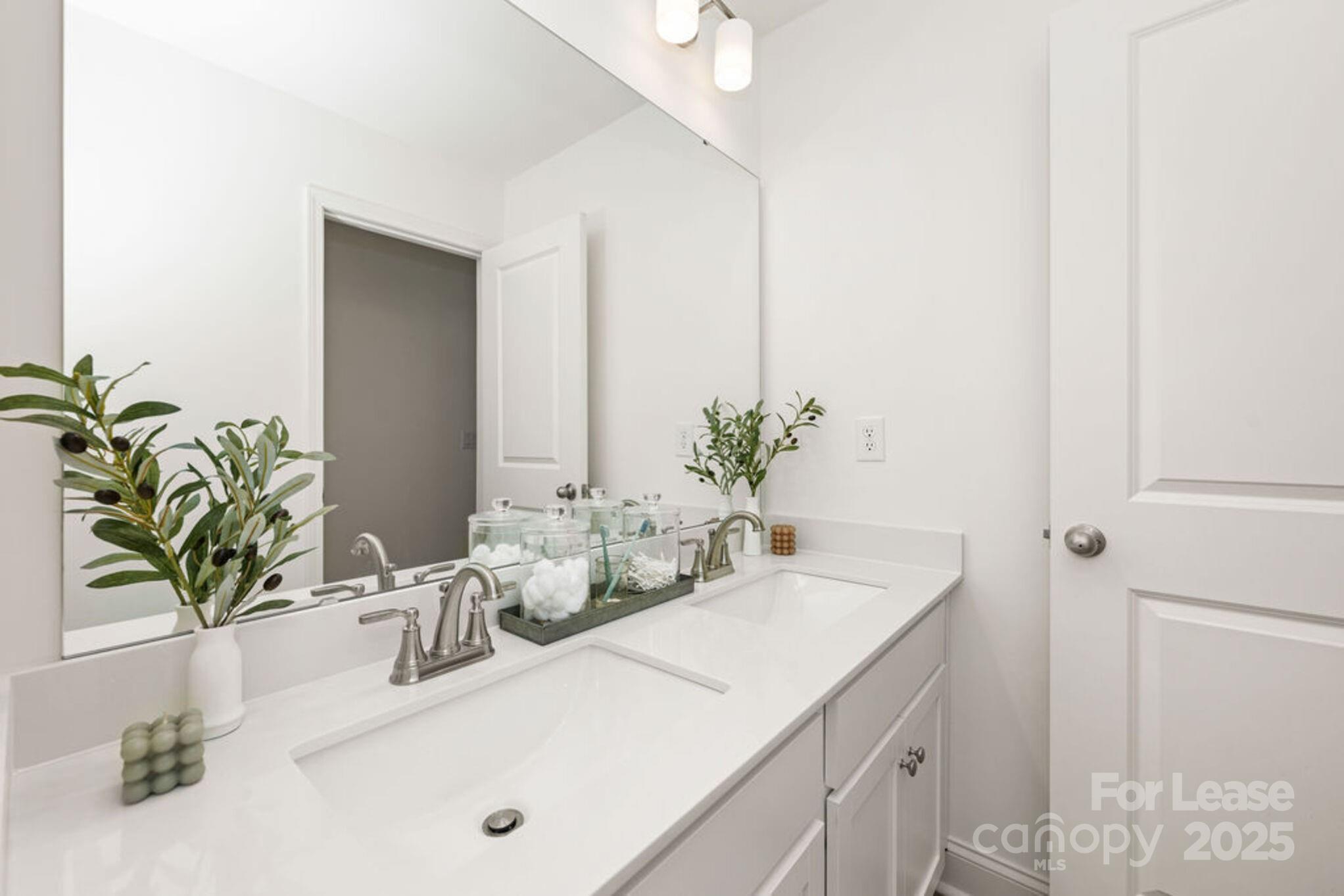 Gastonia, North Carolina 28056, United States, 4 Bedrooms Bedrooms, ,3 BathroomsBathrooms,Residential,Active,152913