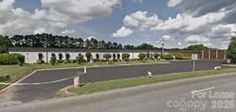 1243 E Garner Bagnal Boulevard Statesville NC 27264