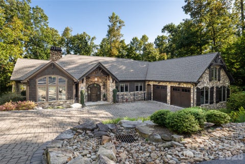 Photo of 2 Cherokee Orchard Court, Fairview, NC 28730 (MLS # 4430001)