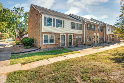 Photo of 4736 Old Lantern Way, Charlotte, NC 28212 (MLS # 4314751)