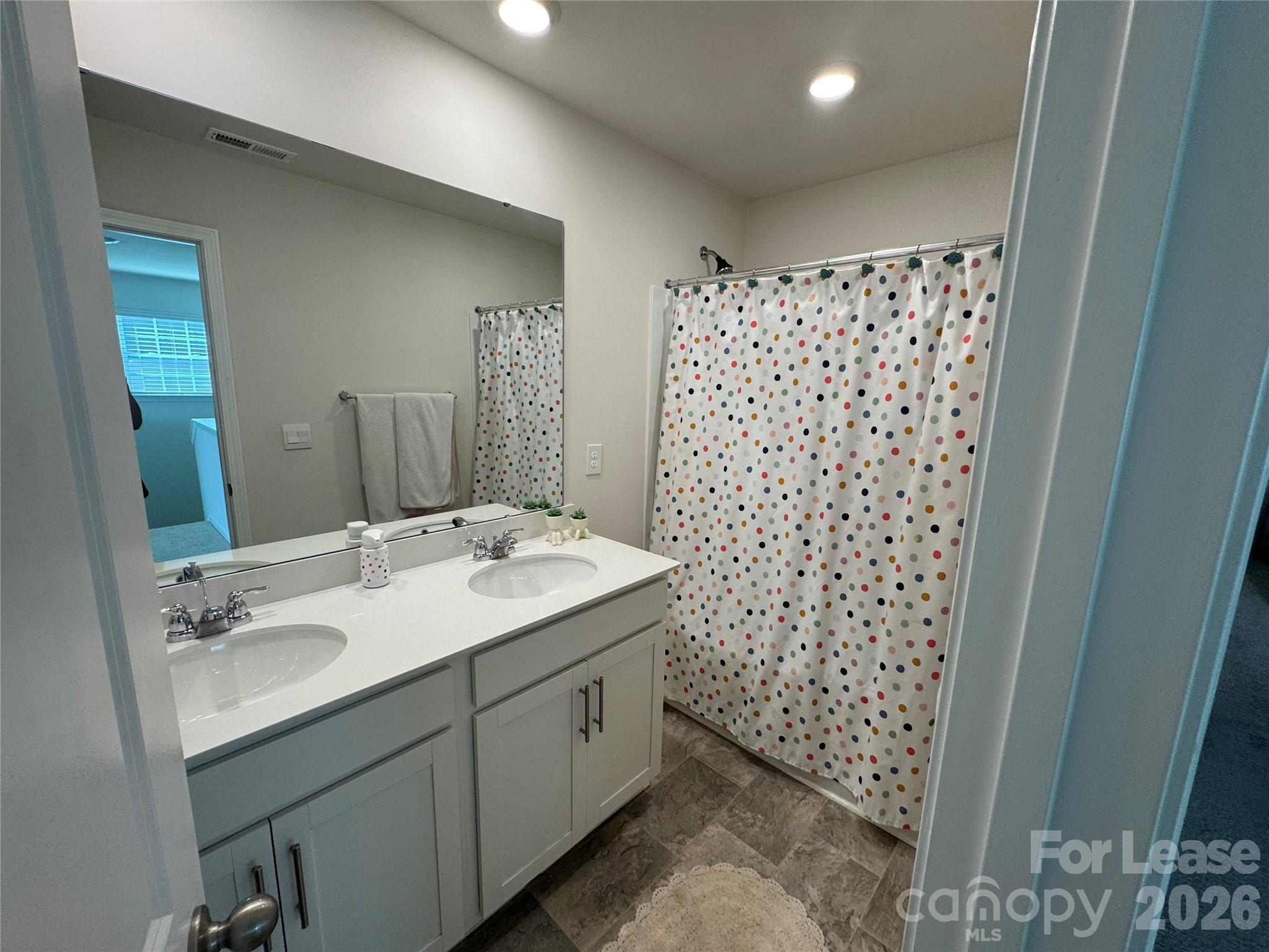 Secrest Commons - Residential Lease