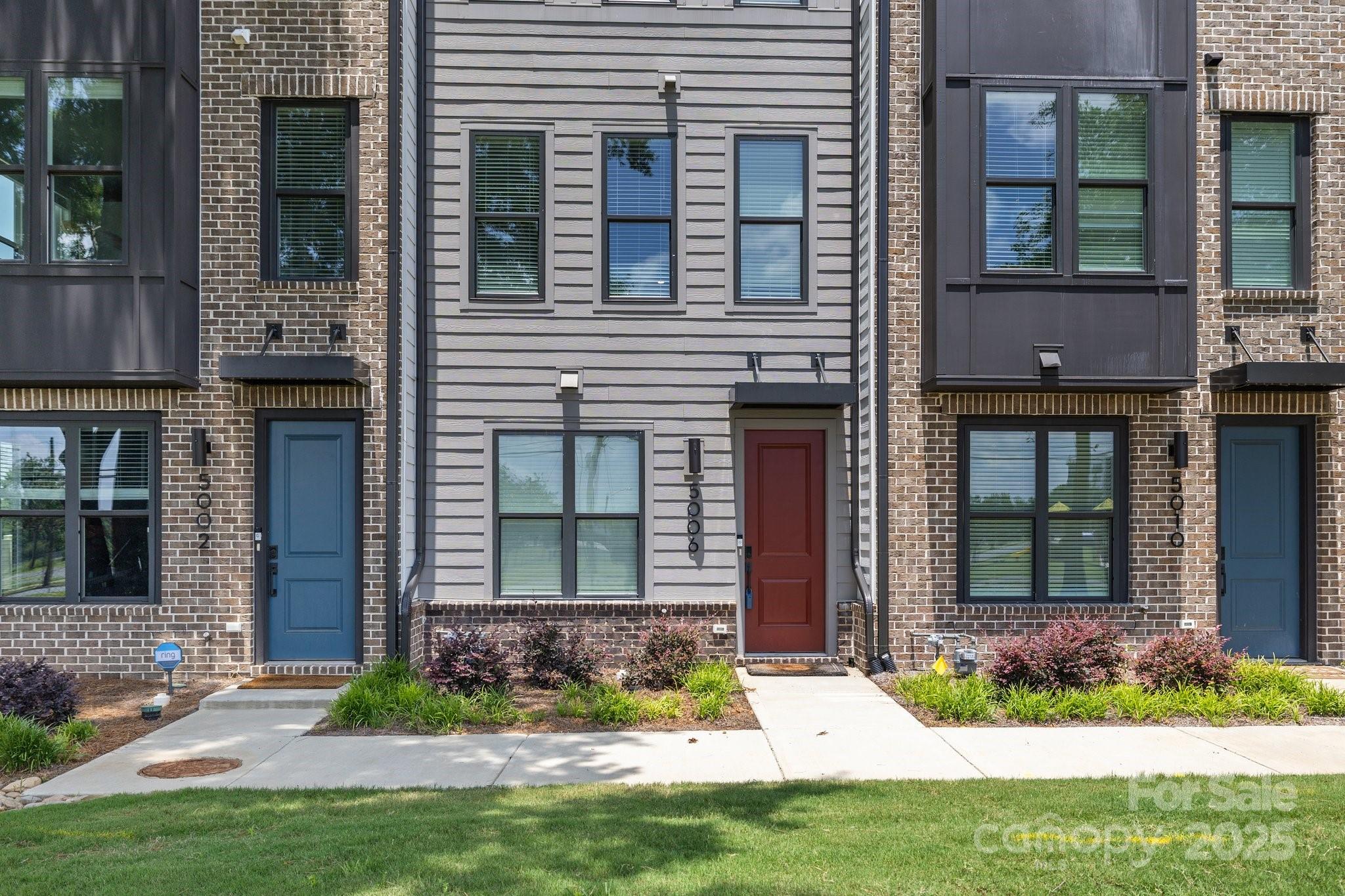 5006 Tiny Lane