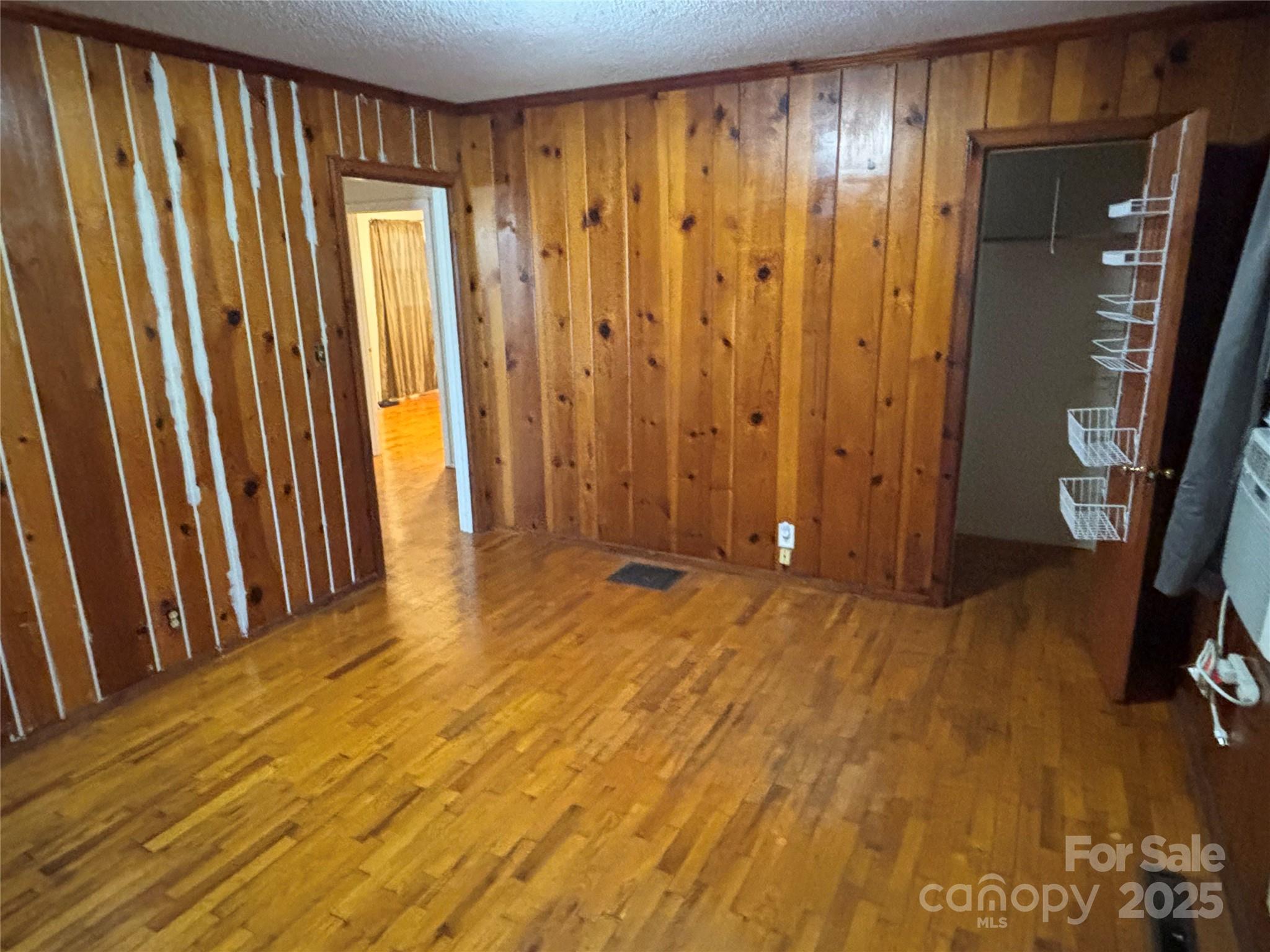 850 W Garrison Boulevard