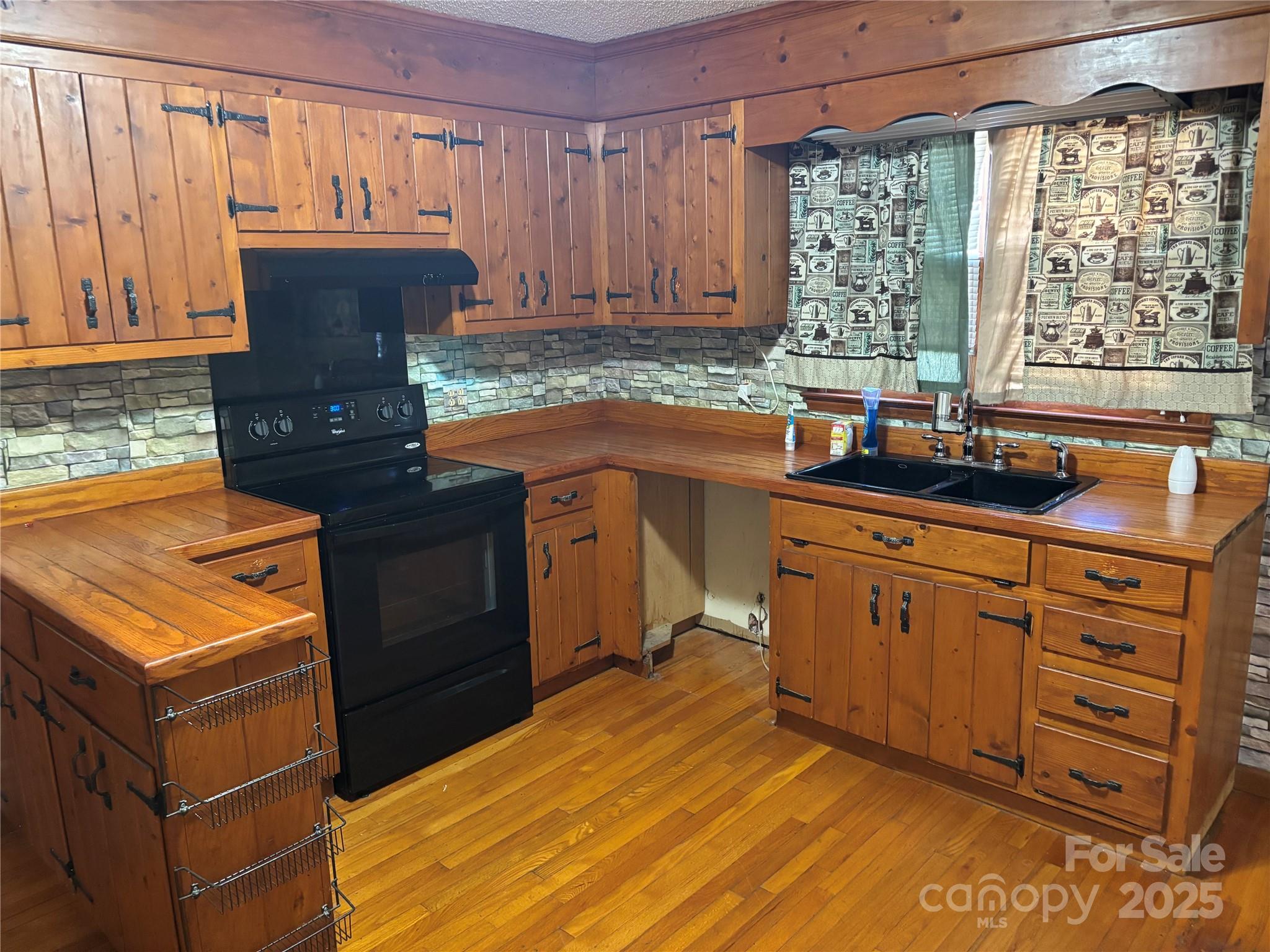 850 W Garrison Boulevard