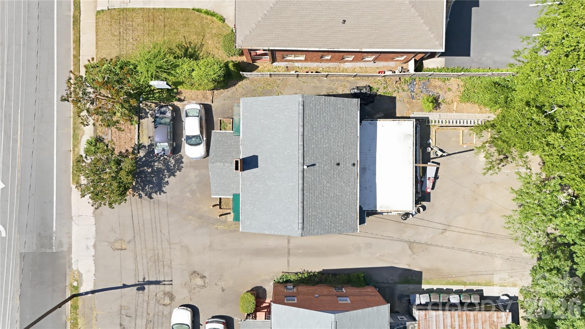 2213-2219 Park Road 27/28