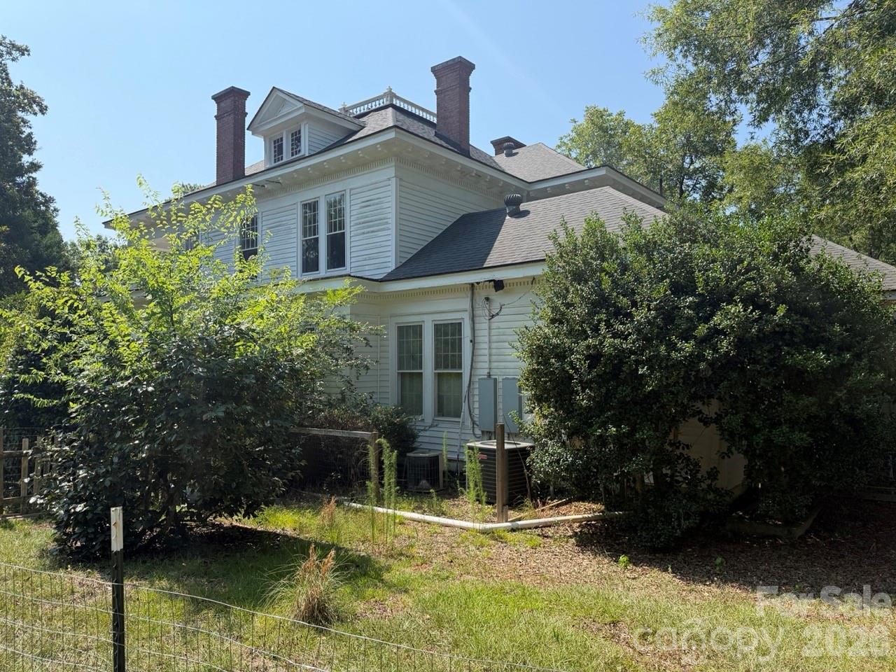 206 Rose Terrace