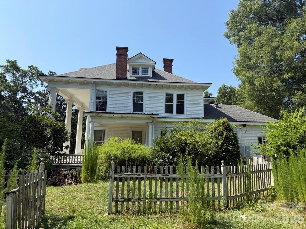 206 Rose Terrace