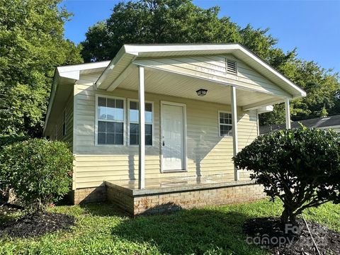 Photo of 136 Melba Avenue SW, Concord, NC 28025 (MLS # 4292415)