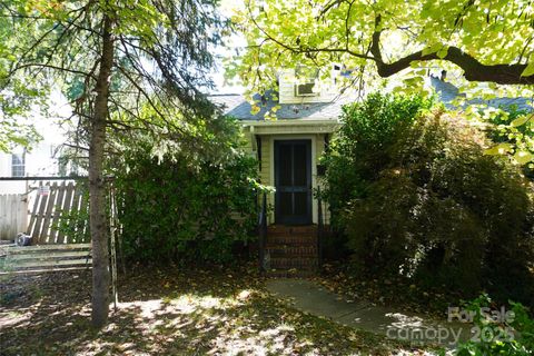 1412 Lyon Court Charlotte NC 28205