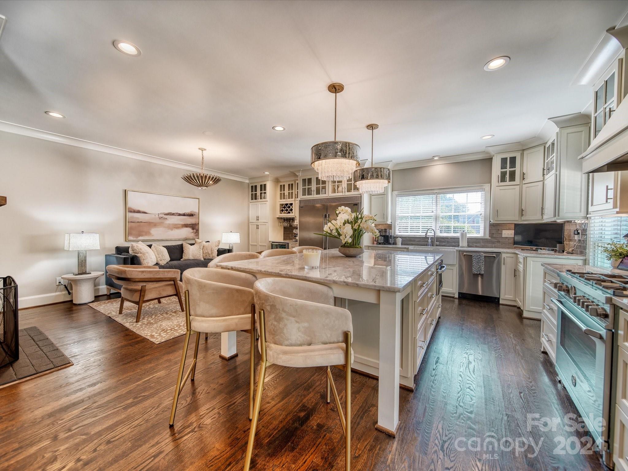 Country Club Estates - Residential