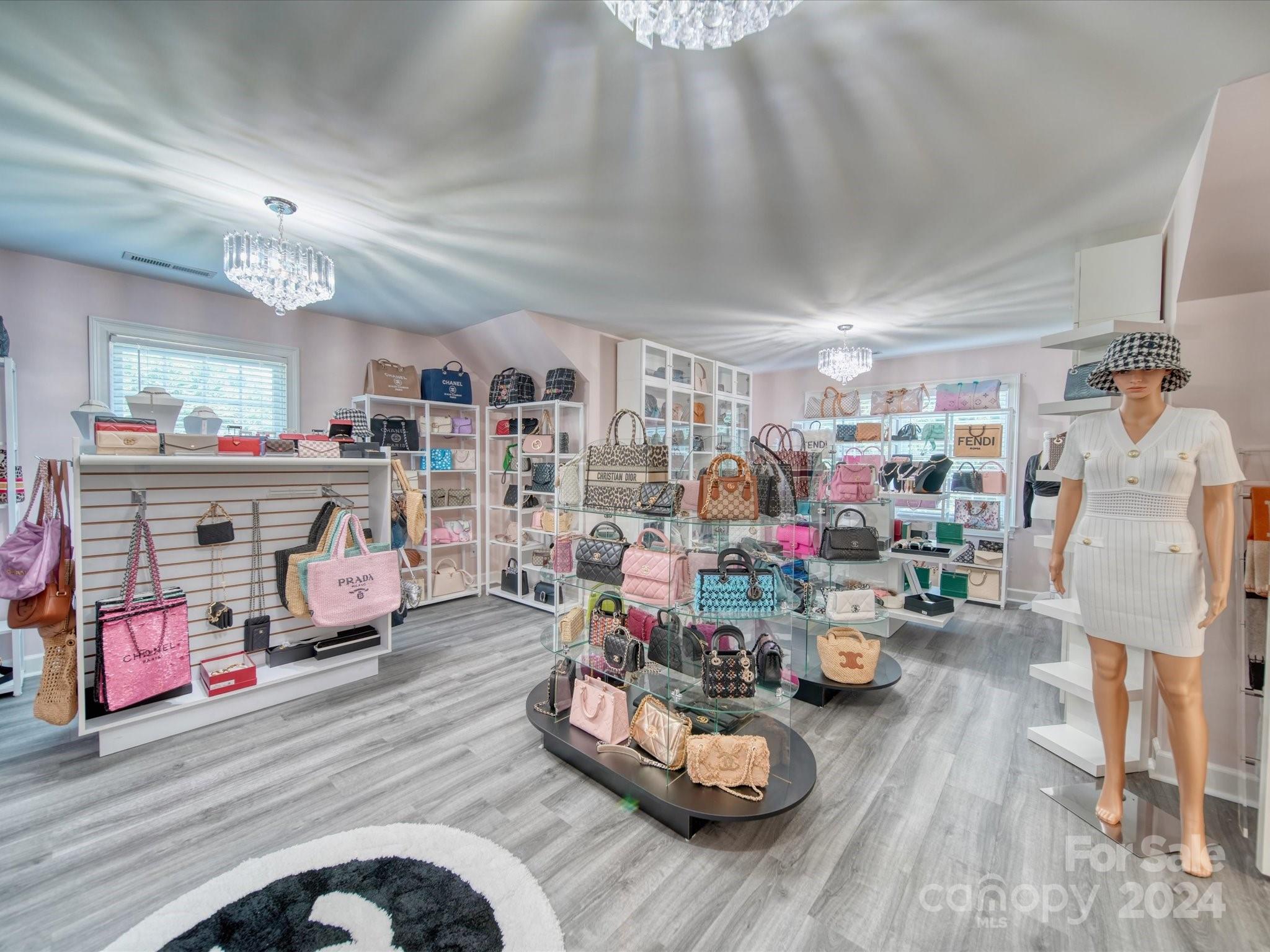 Country Club Estates - Residential