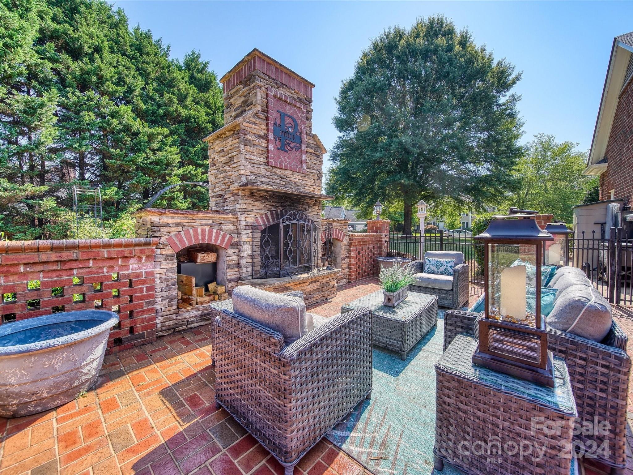 Country Club Estates - Residential