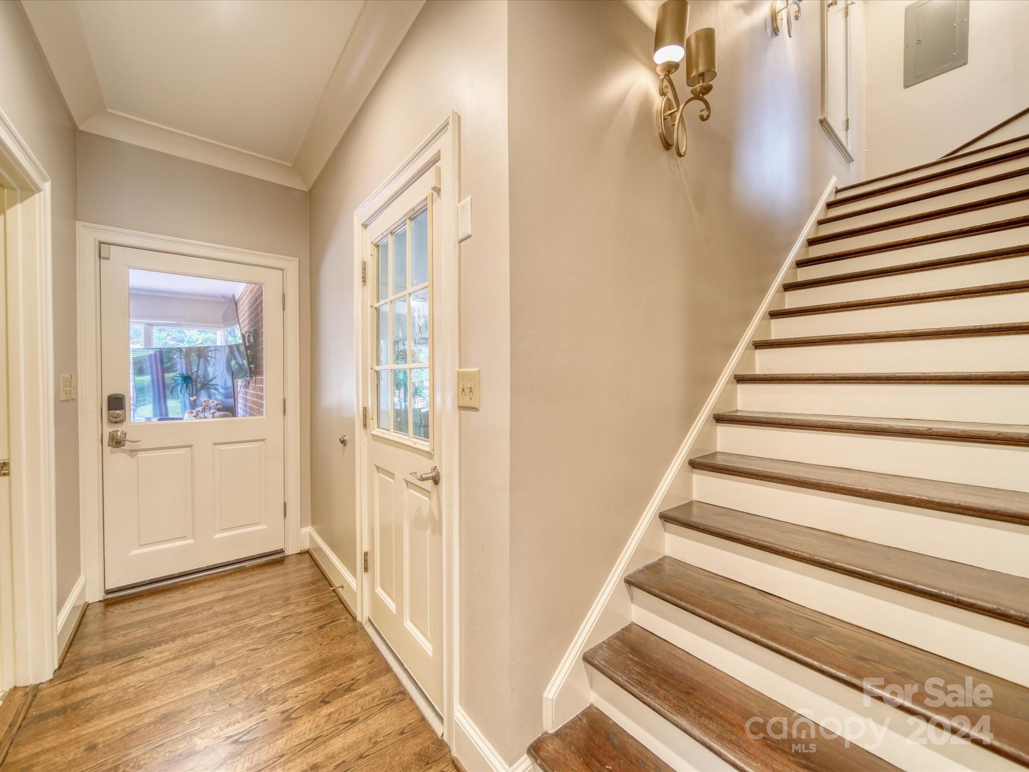 Country Club Estates - Residential