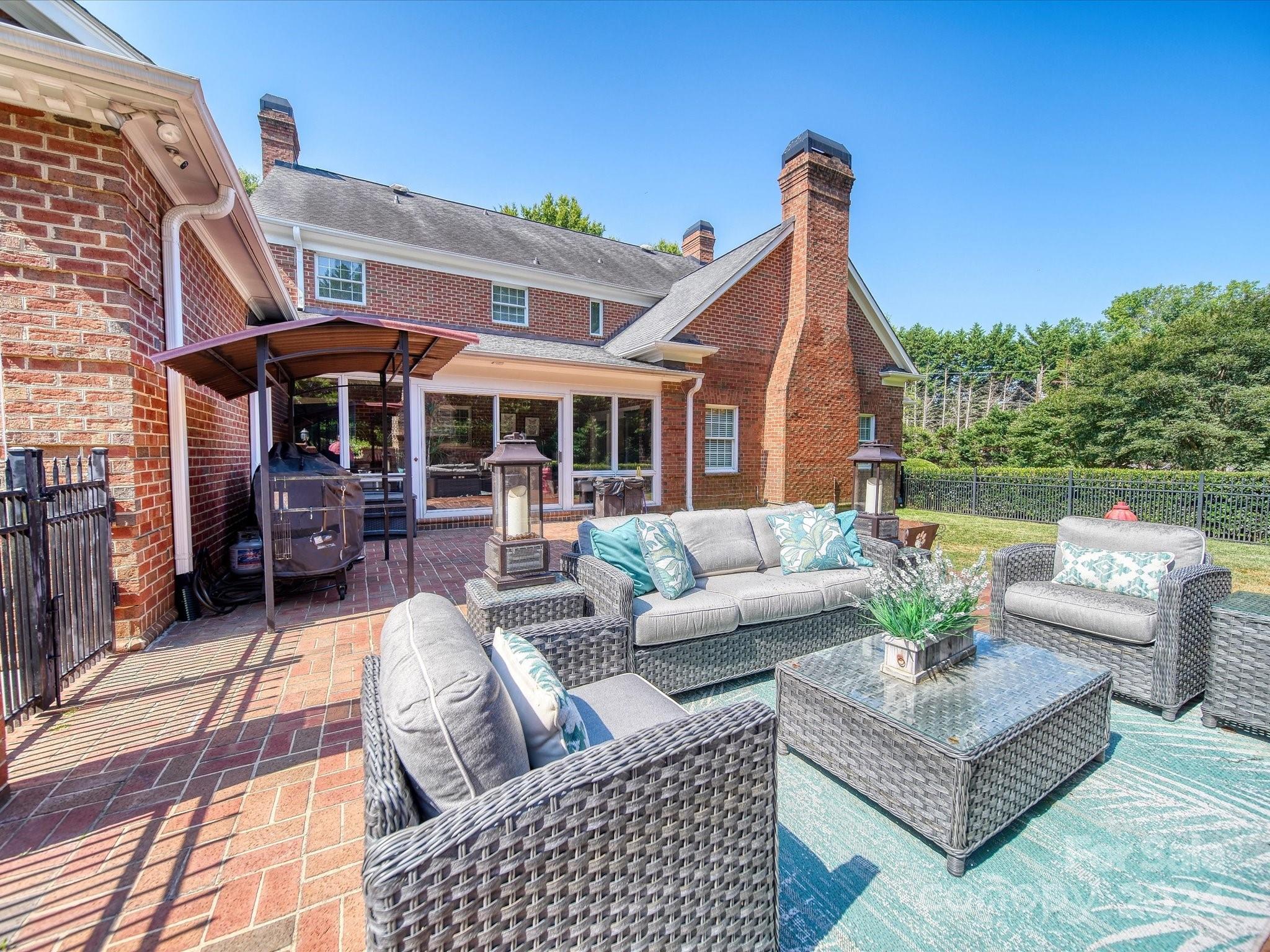 Country Club Estates - Residential