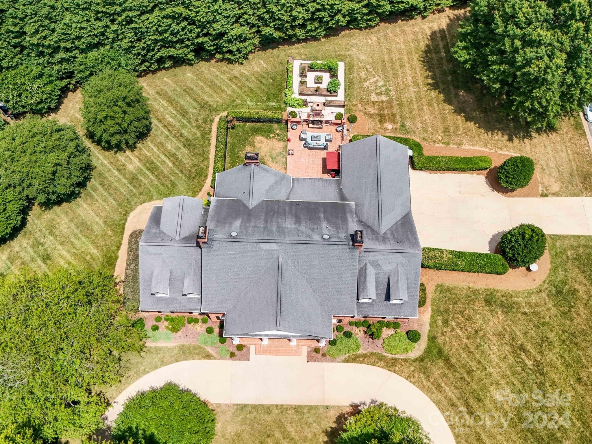 Country Club Estates - Residential