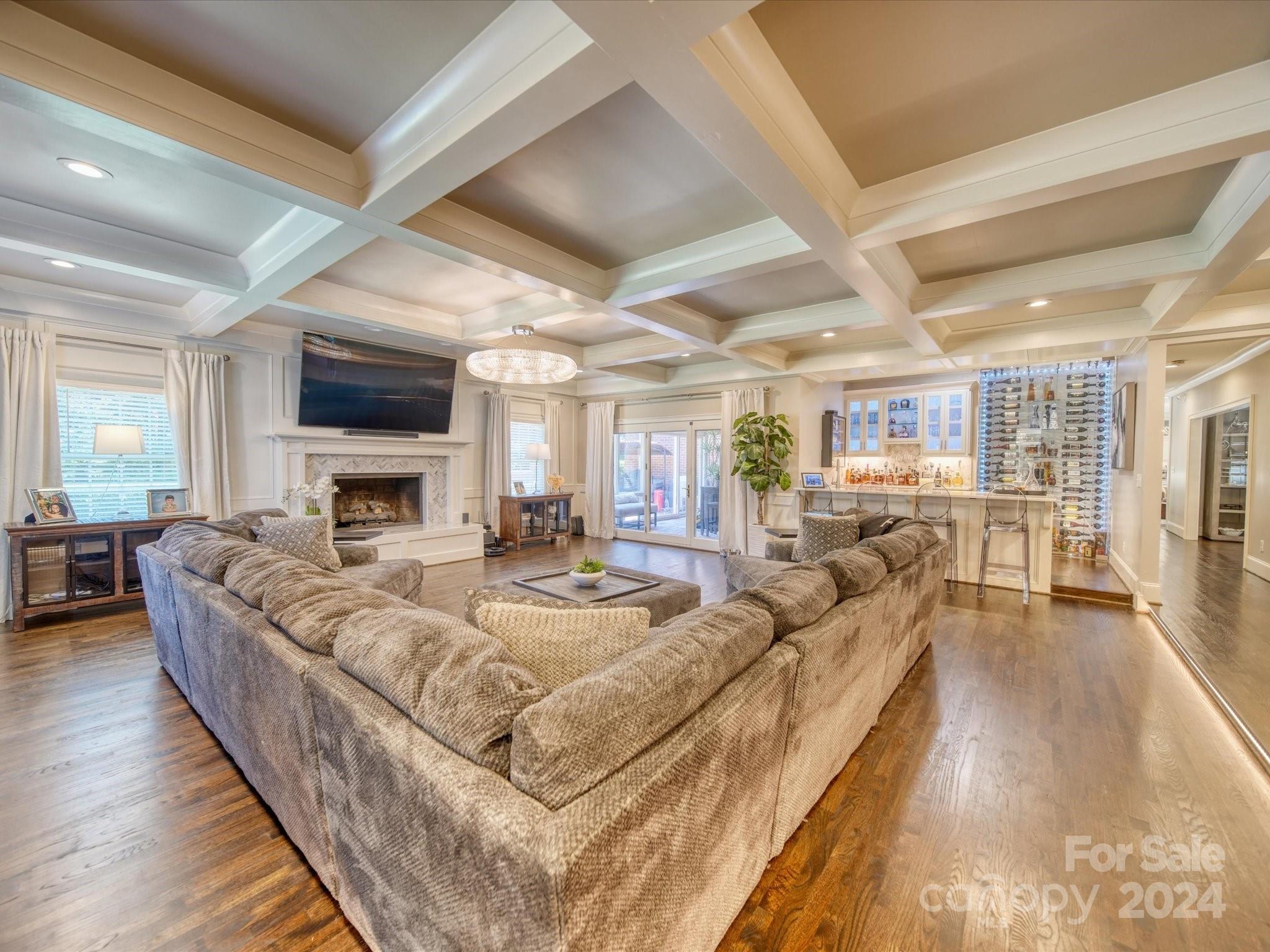 Country Club Estates - Residential