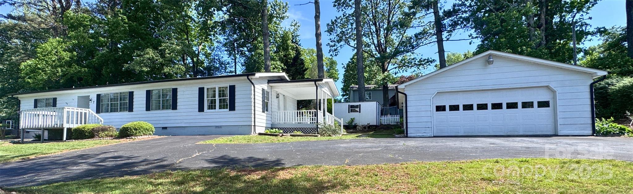 7 Lakewood Road