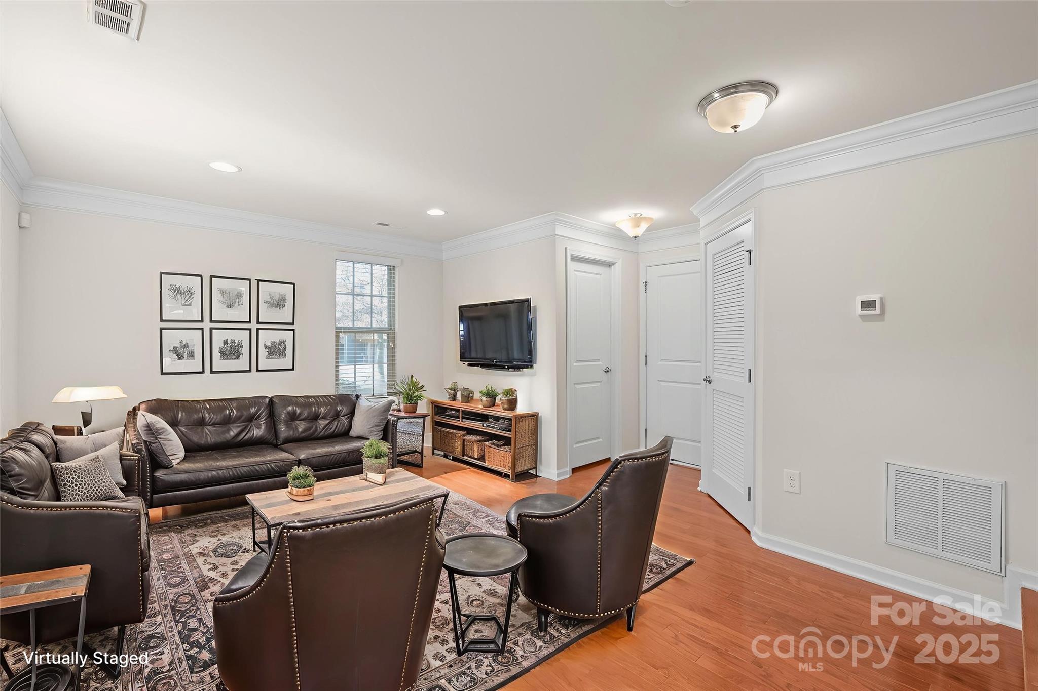 1304 Queen Lyon Court