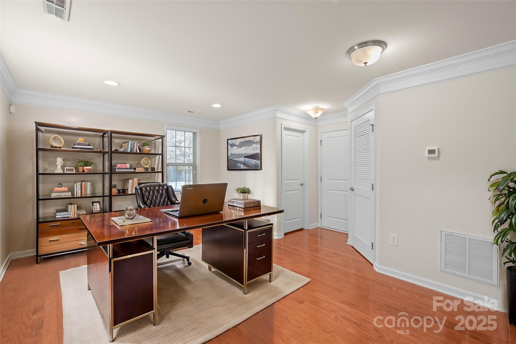 1304 Queen Lyon Court
