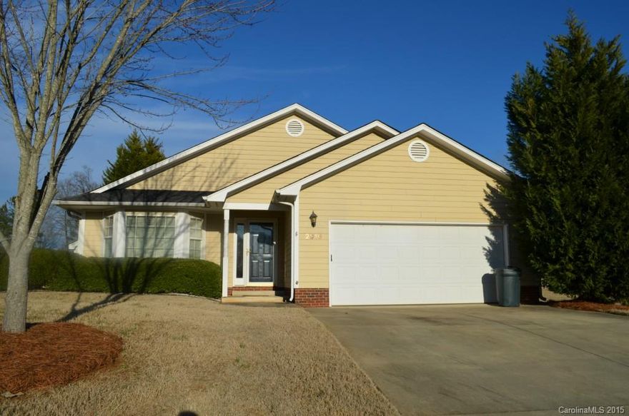 Condo living in Regent Park. Privacy with large lot, backing up to park. Beautiful entry with vaulted ceiling, archways, trey ceiling in Dining Room and Master Bedroom. Gas fireplace in living room, large kitchen with breakfast bar, and great room attached. Screened porch with fan and concrete patio great for entertaining.