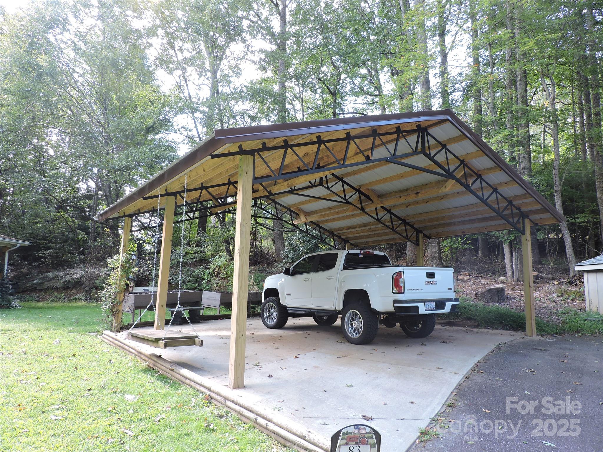83 Breezy Lane
