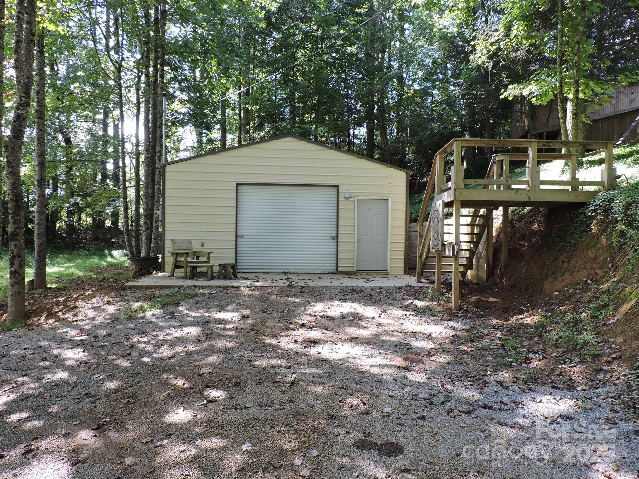 83 Breezy Lane