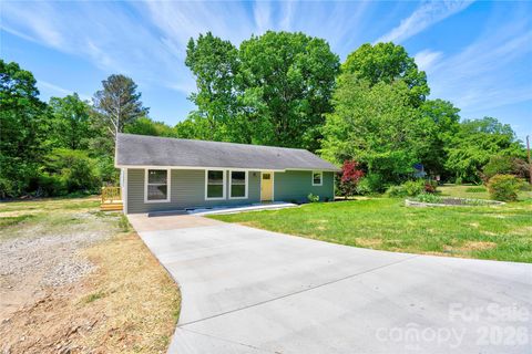Photo of 532 Bentley Road, Shelby, NC 28152 (MLS # 4372905)