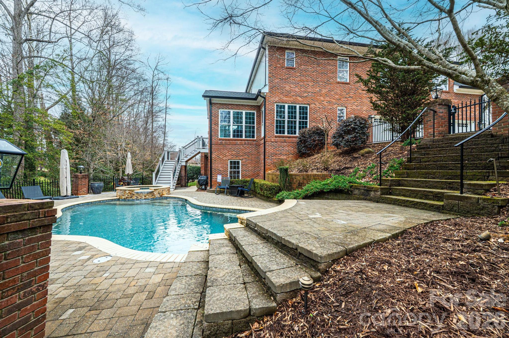 Moores Ferry - Residential