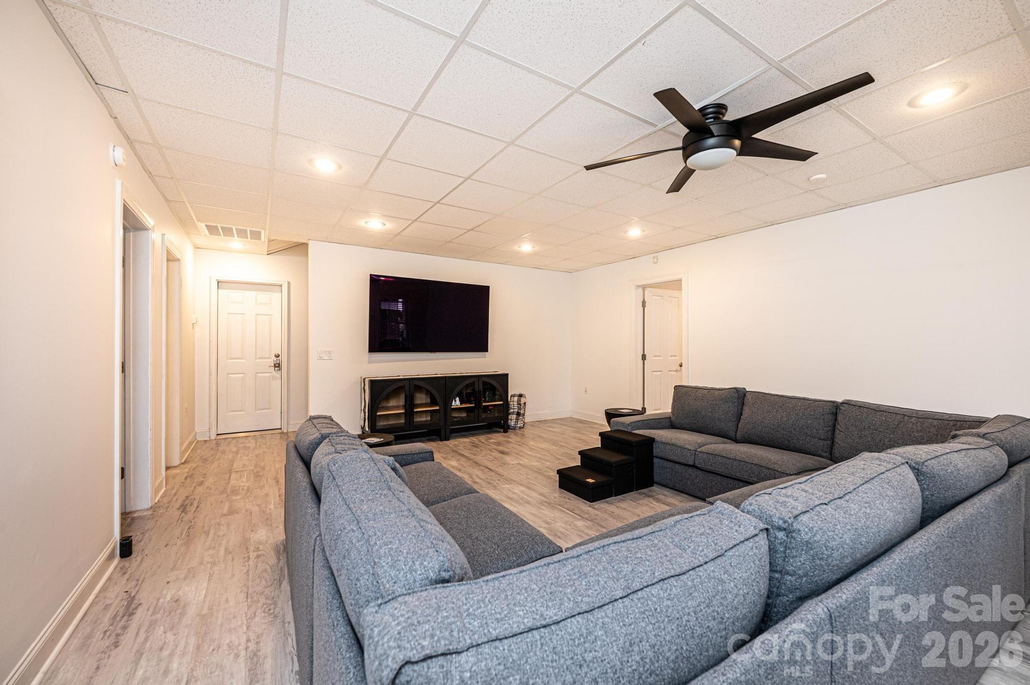 Moores Ferry - Residential