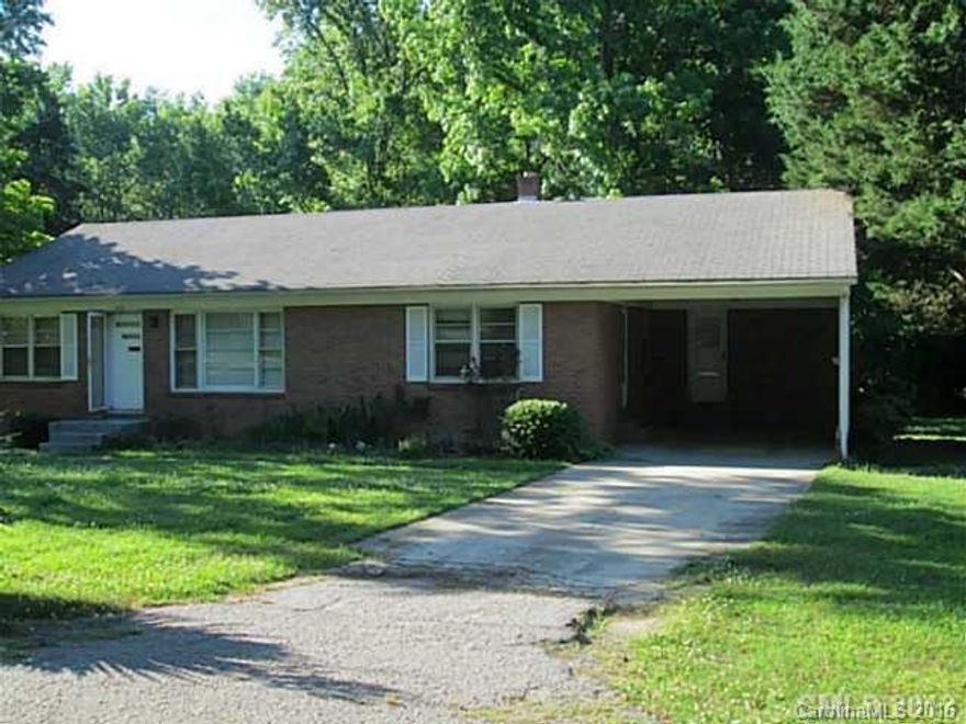 Beautiful 4 bedroom 2 bath with hardwood flooring throughout the kitchen comes with all appliances fridge, stove and plenty of cabinets. The carport gives you access to 4th bedroom and a another access point to the kitchen. The home sits in a quiet neighborhood with a huge backyard. A must see!!!