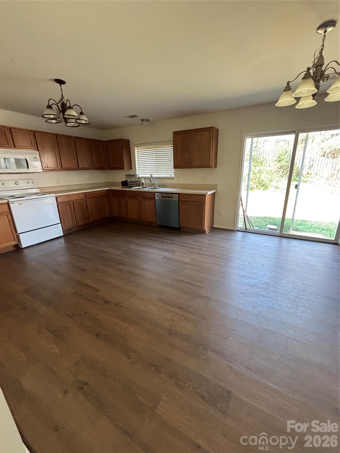 Hamilton Lakes - Residential