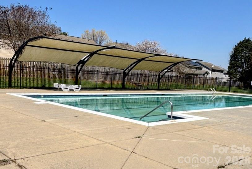 Hamilton Lakes - Residential