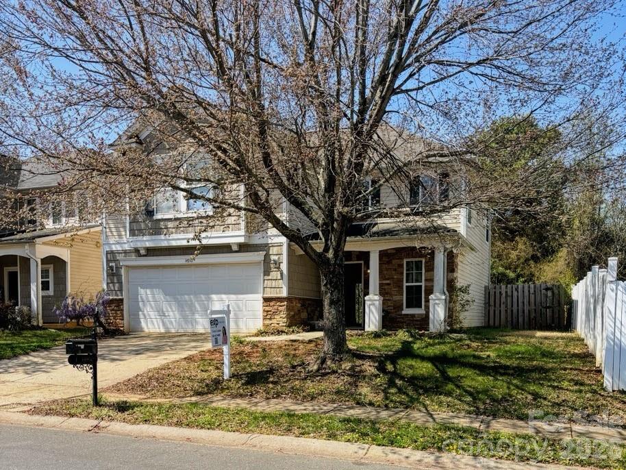 Hamilton Lakes - Residential