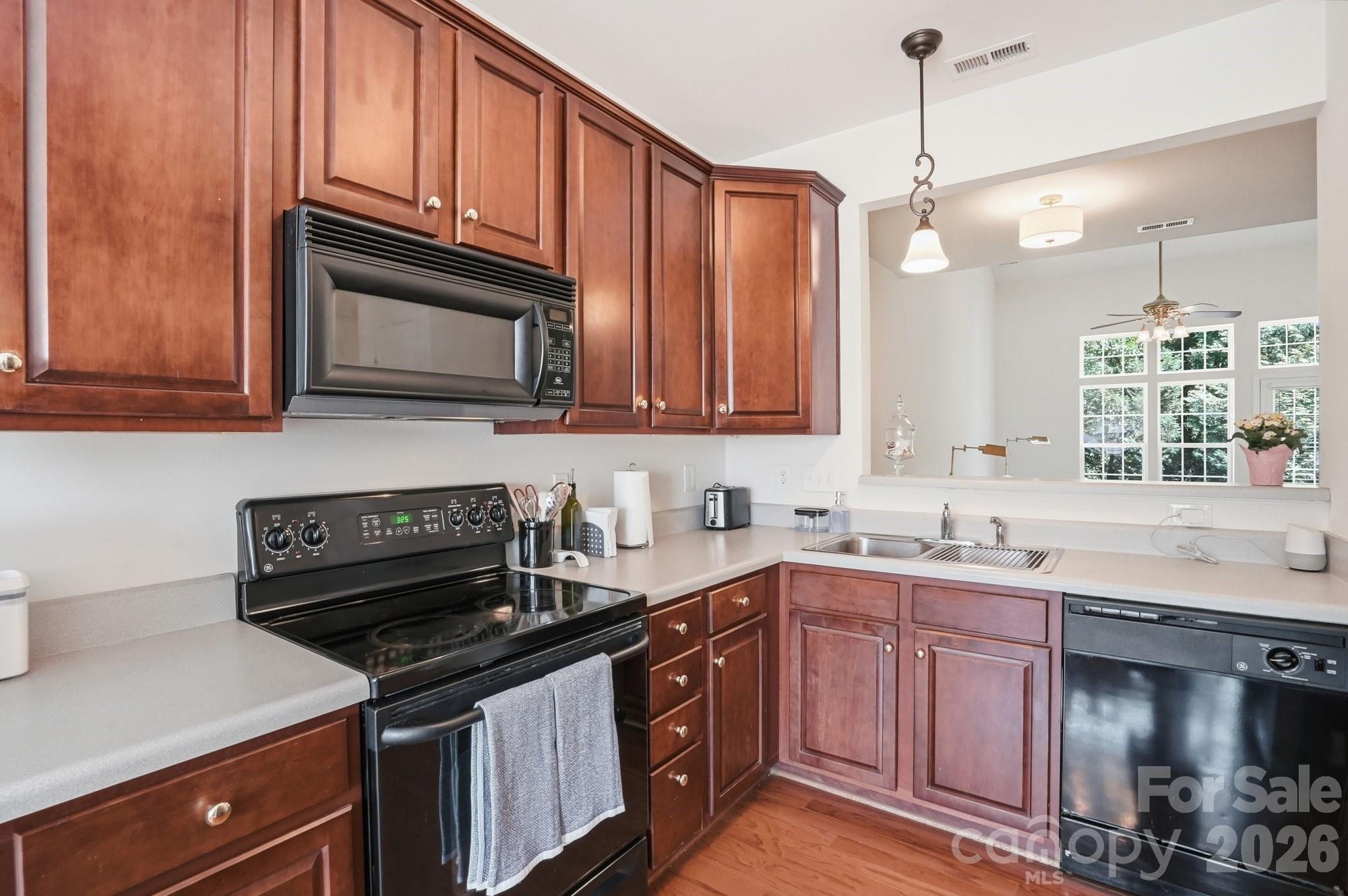 Sunset Point Townhomes - Residential