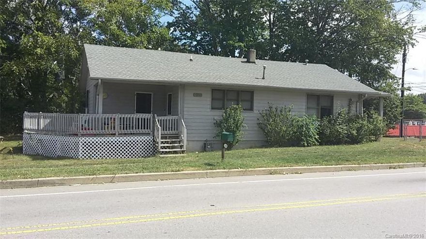 FOR LEASE - The site lies within 2 blocks N of I-240/Fairview Road and River Ridge shopping center, 2 blocks south of Super Walmart and Kohl's retail center, and one block south of Verde Vista apartments, a large indoor storage facility (under construction) and proposed hotel site. One of just a few remaining sites off the I-240 corridor near the Asheville Mall.