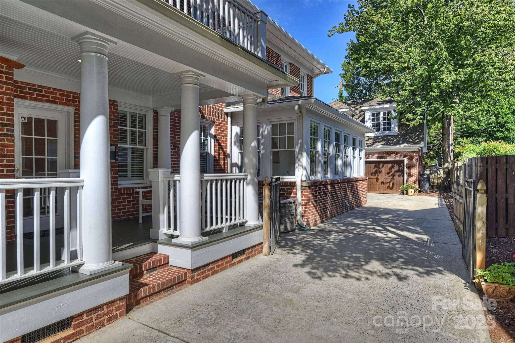 2126 Dilworth Road E