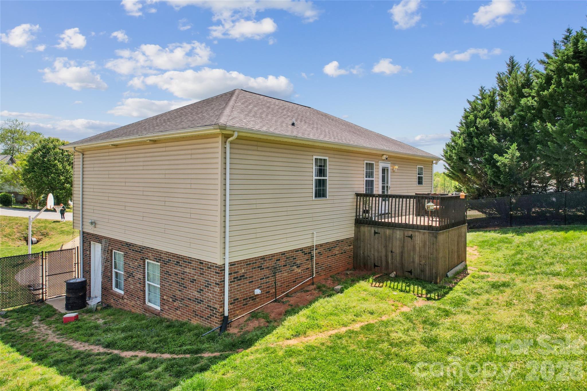 Lakeside Summit - Residential