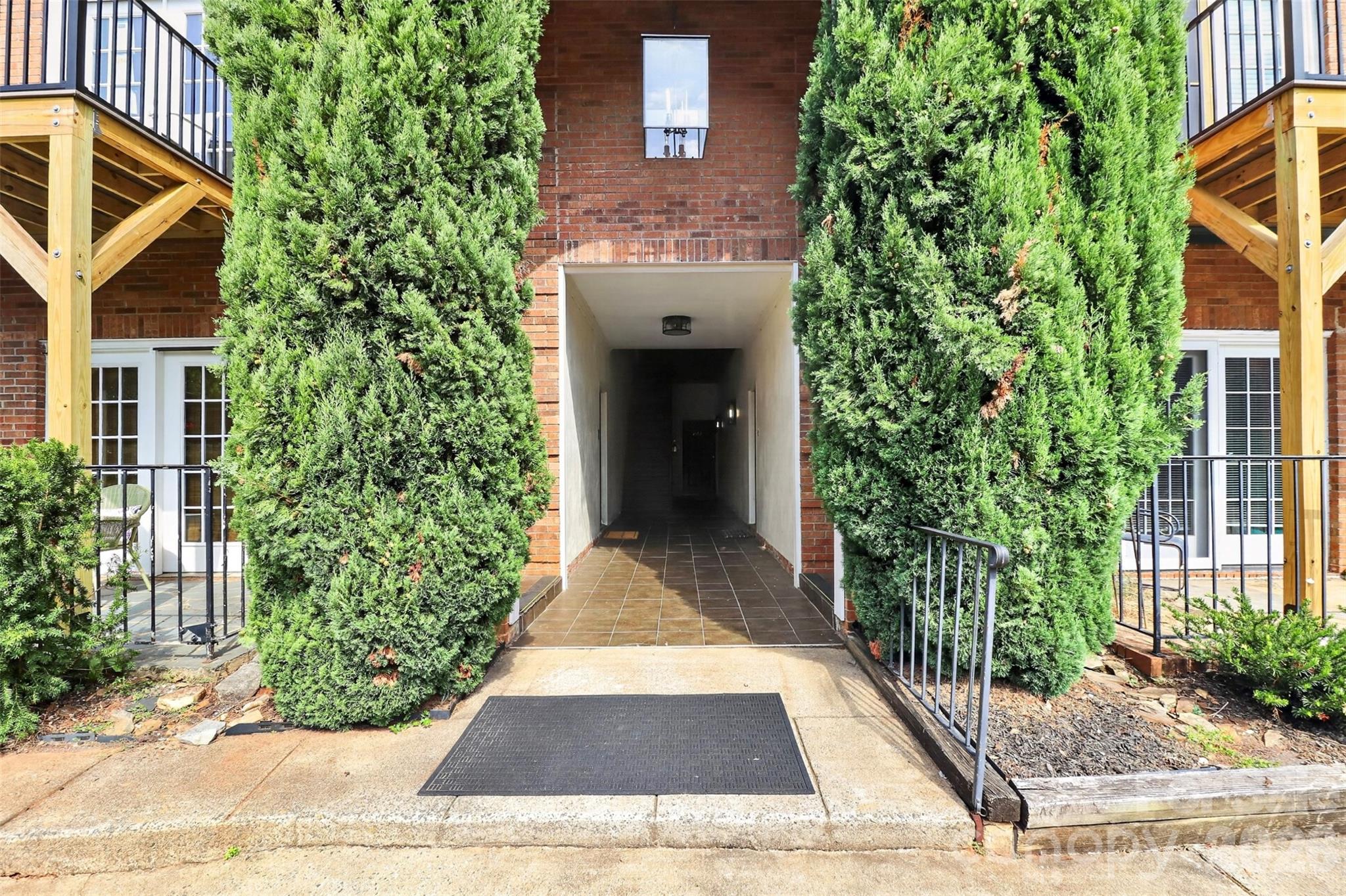 1012 Queens Road C