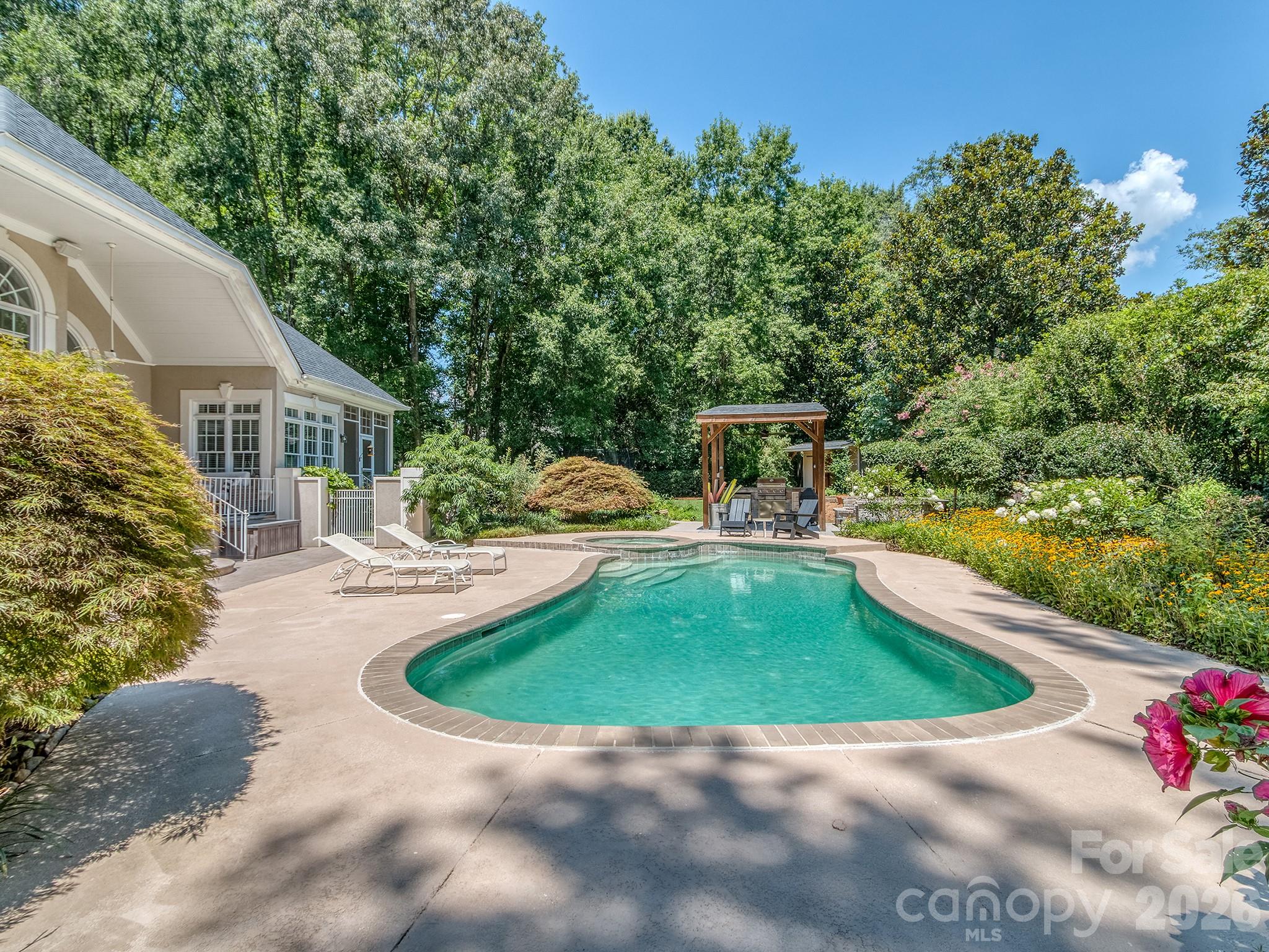 1733 White Pond Lane