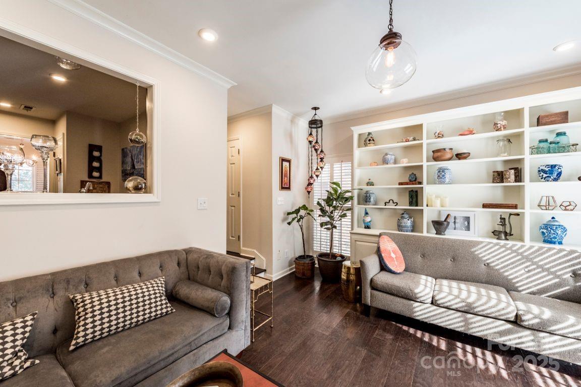 520 N Poplar Street I