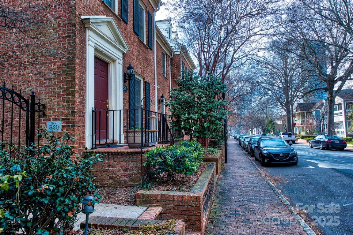 520 N Poplar Street I