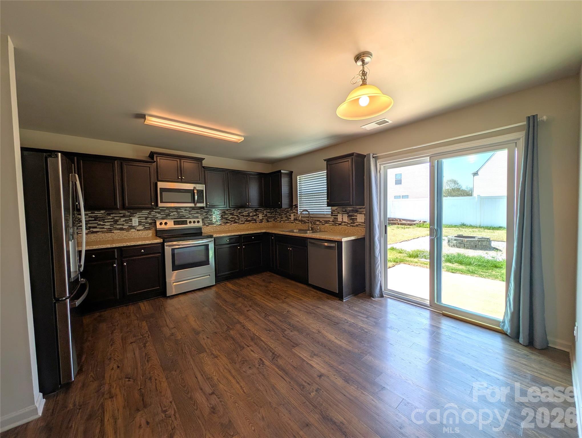 2525 Mcintosh Street