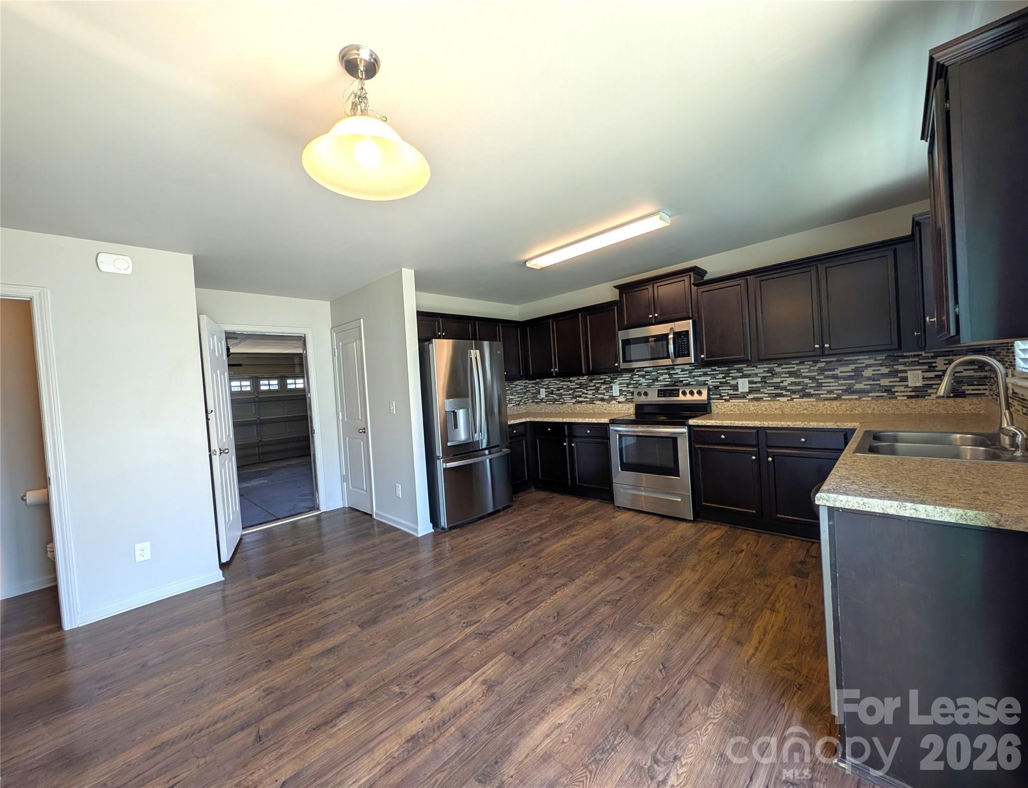 2525 Mcintosh Street