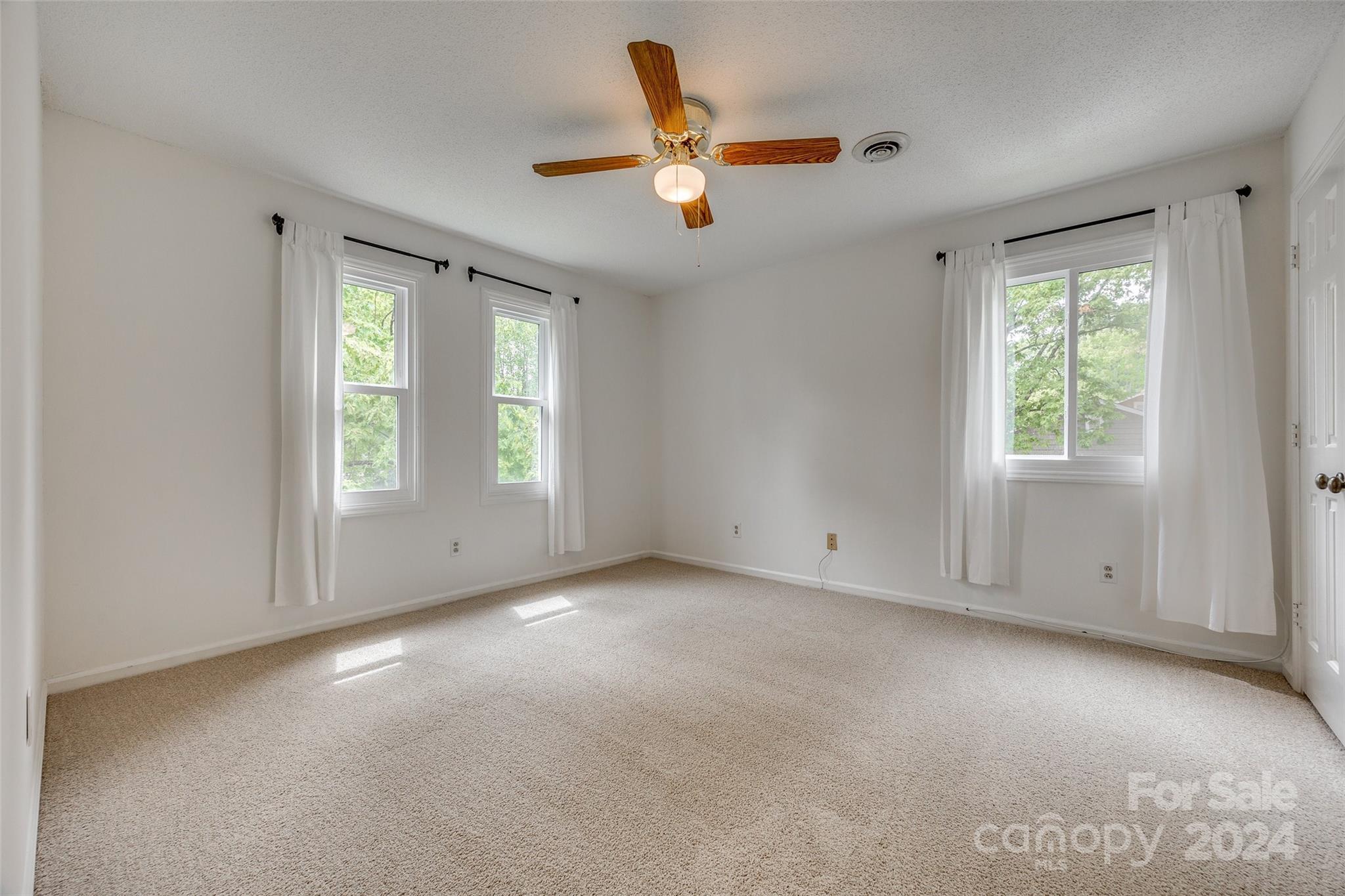 Tega Cay - Residential