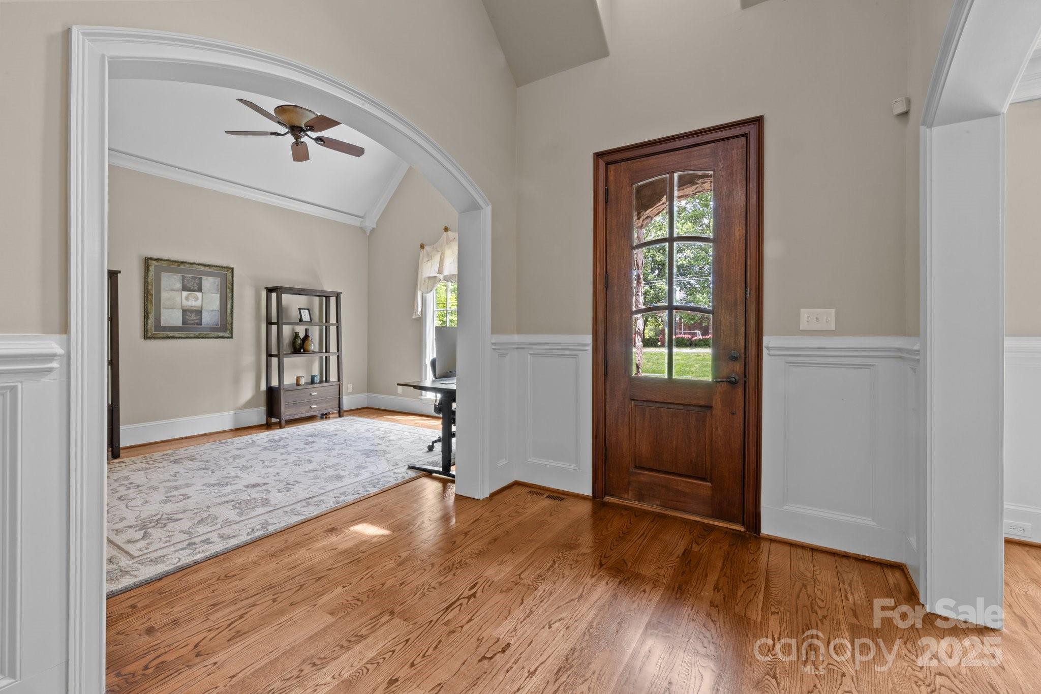 914 Elizabeth Lane