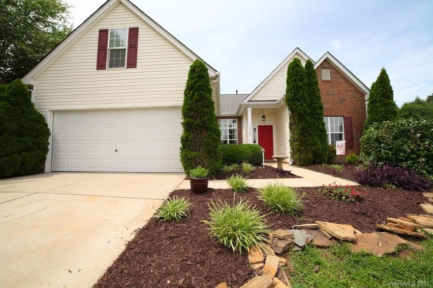 NEW CARPET, FRESH PAINT, GREAT LOCATION this is a must see, in popular Hamilton Green Subd! Open floor plan, tranquil split bedroom plan with beautiful granite kitchen, SS appliances and gleaming back splash. You and your clients will appreciate this adorable home.  Move in ready for the summer, community pool and trails. Convent to the shops, restaurants, grocery stores in Steele Creek as well as medical facilities.
Large, private, fenced yard with patio and fire pit. Built-ins in the garage.